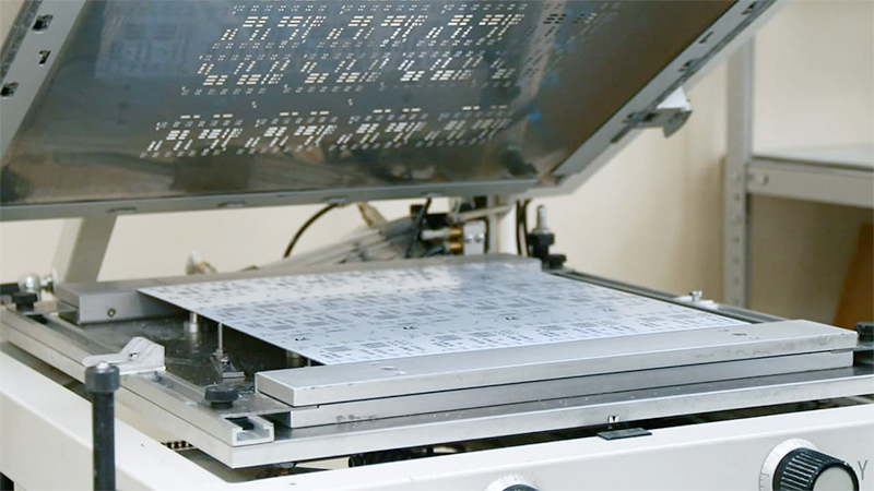 СМД монтаж на печатные платы на высокоточном оборудовании